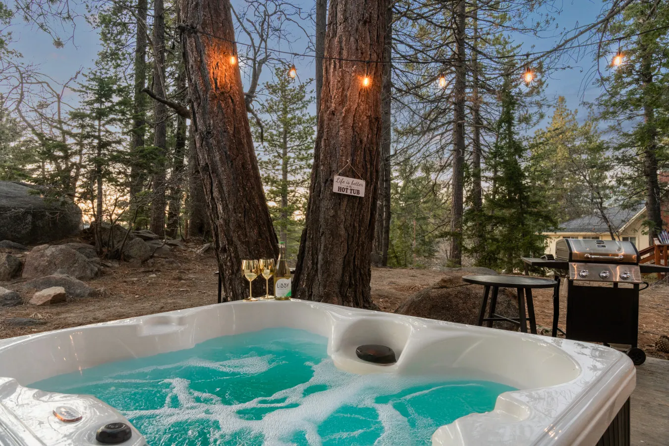 The Scandia “A-Frame Chalet” Fireplace & Hot tub 4