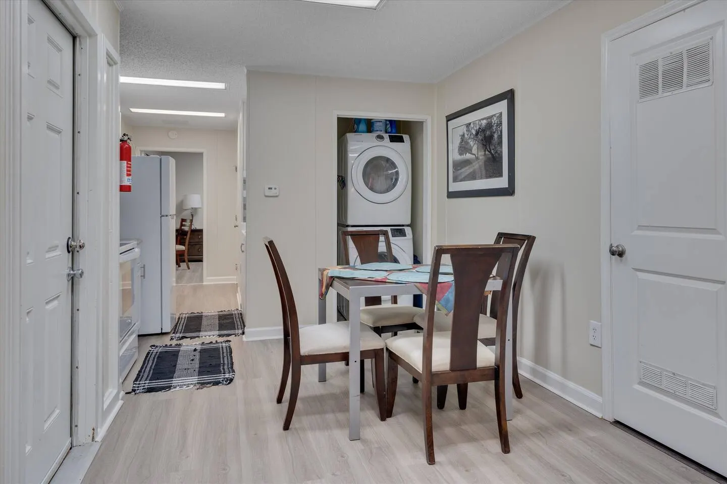 Duke Snuggle Bunker 1BR Fenced House 9