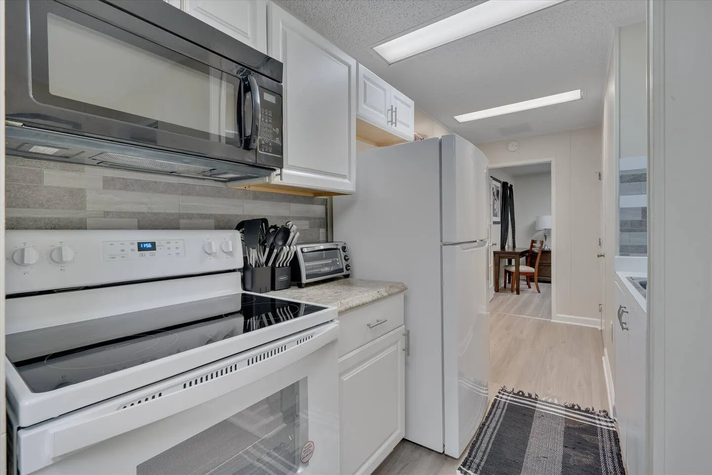 Duke Snuggle Bunker 1BR Fenced House 11