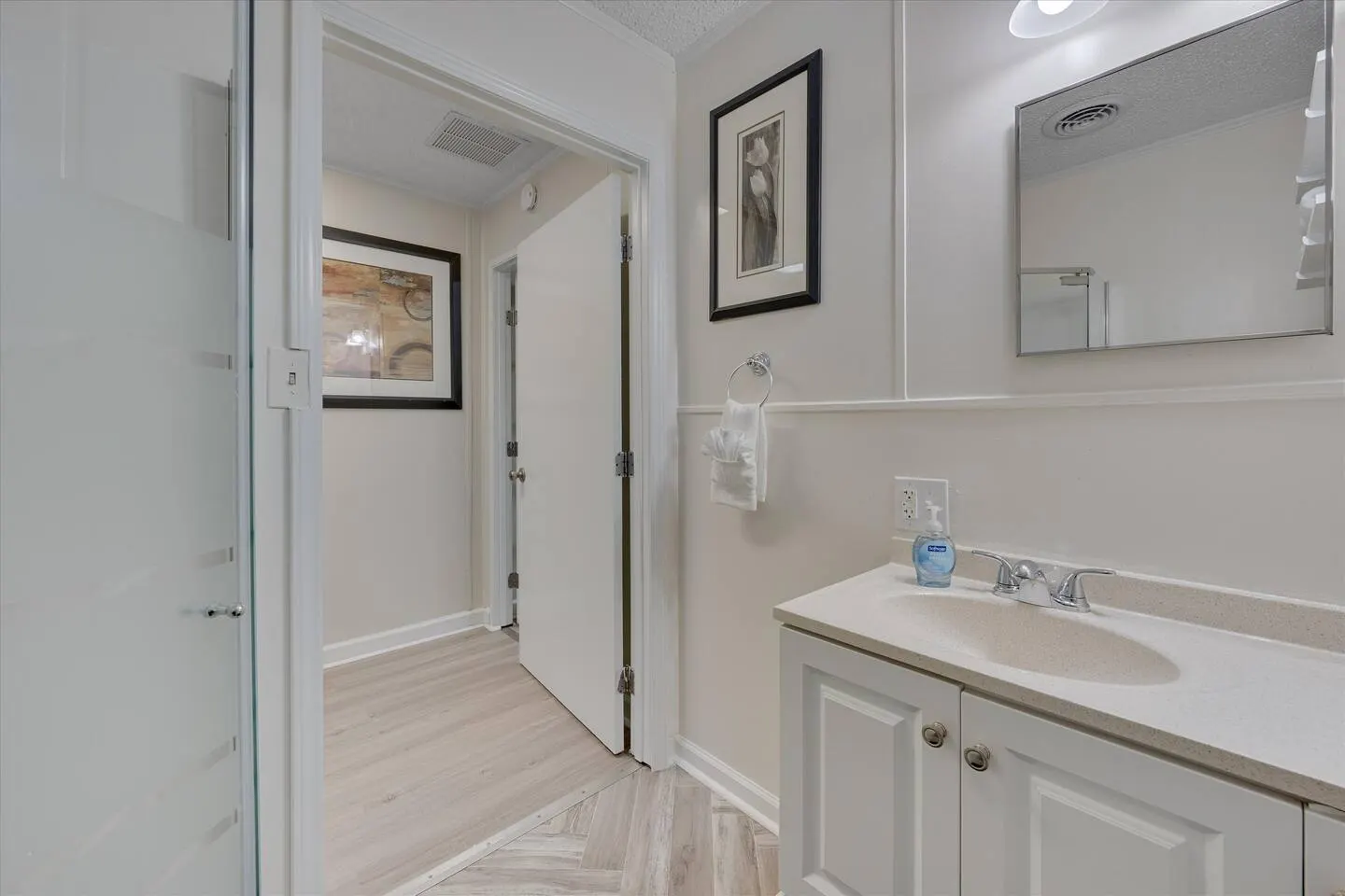 Duke Snuggle Bunker 1BR Fenced House 13