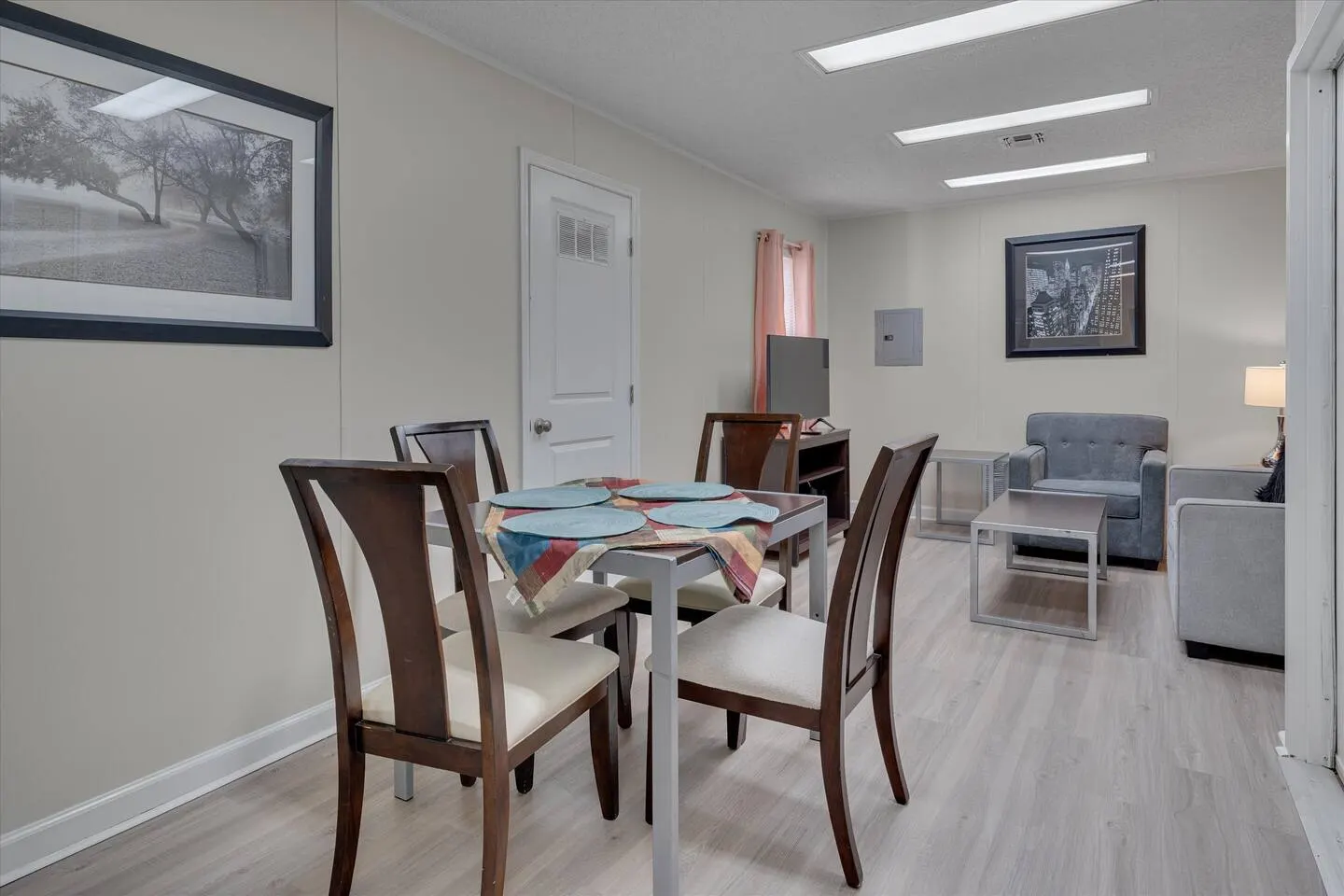 Duke Snuggle Bunker 1BR Fenced House 14