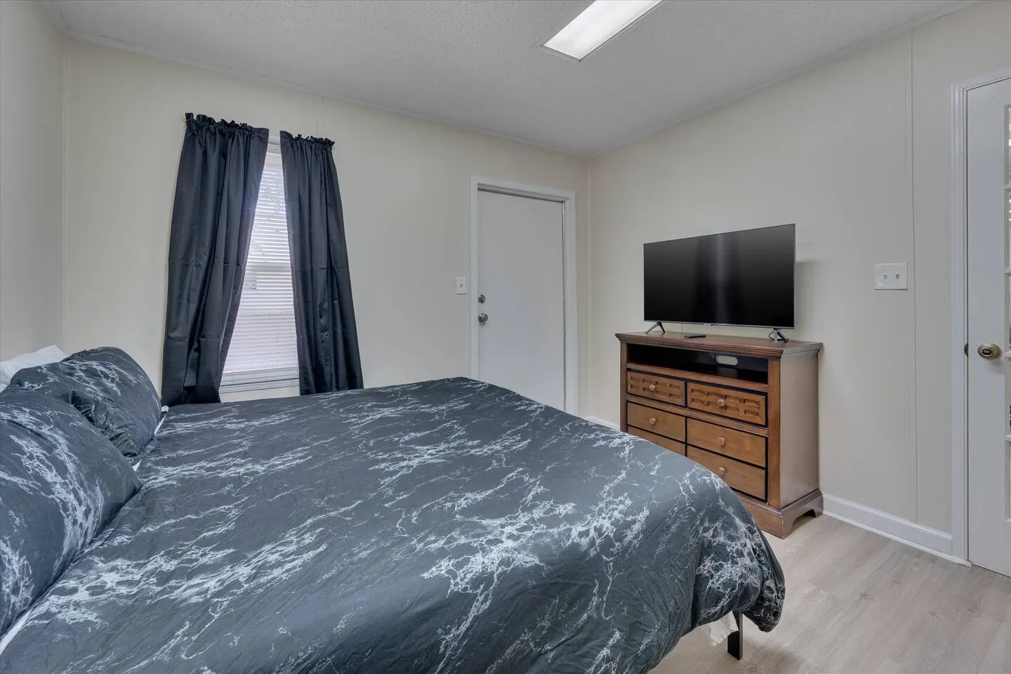Duke Snuggle Bunker 1BR Fenced House 19