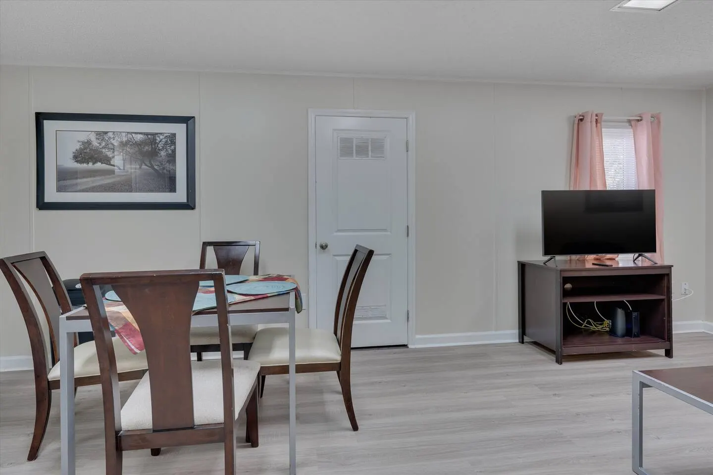 Duke Snuggle Bunker 1BR Fenced House 7