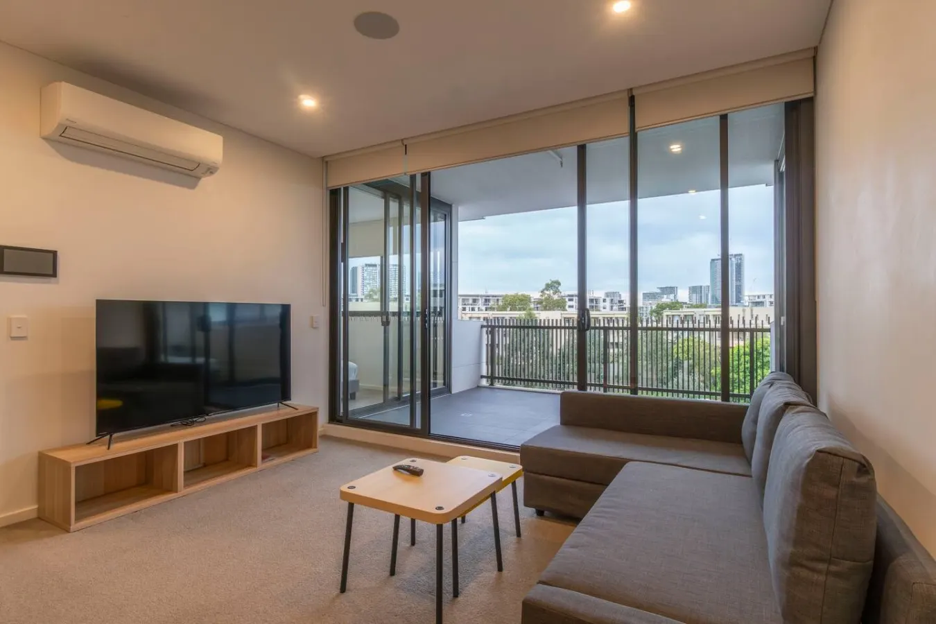 W5| Wentworth point Charm 2 Bed with 1 Car Space