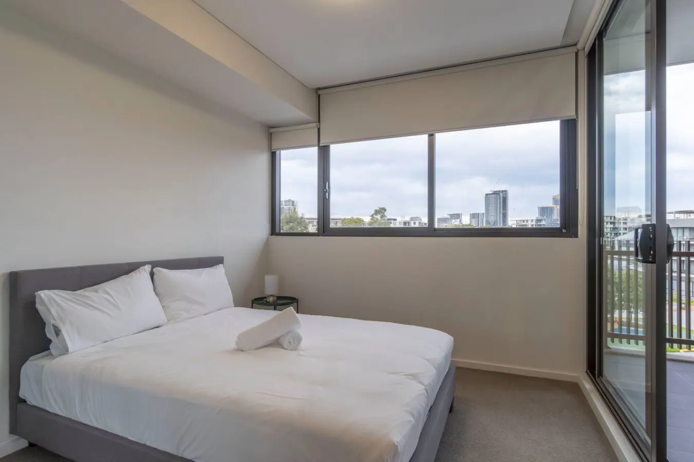 W5 Wentworth point Charm 2 Bed with 1 Car Space 7