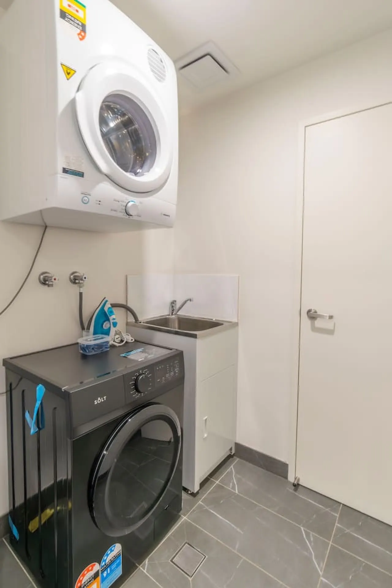 W5 Wentworth point Charm 2 Bed with 1 Car Space 8