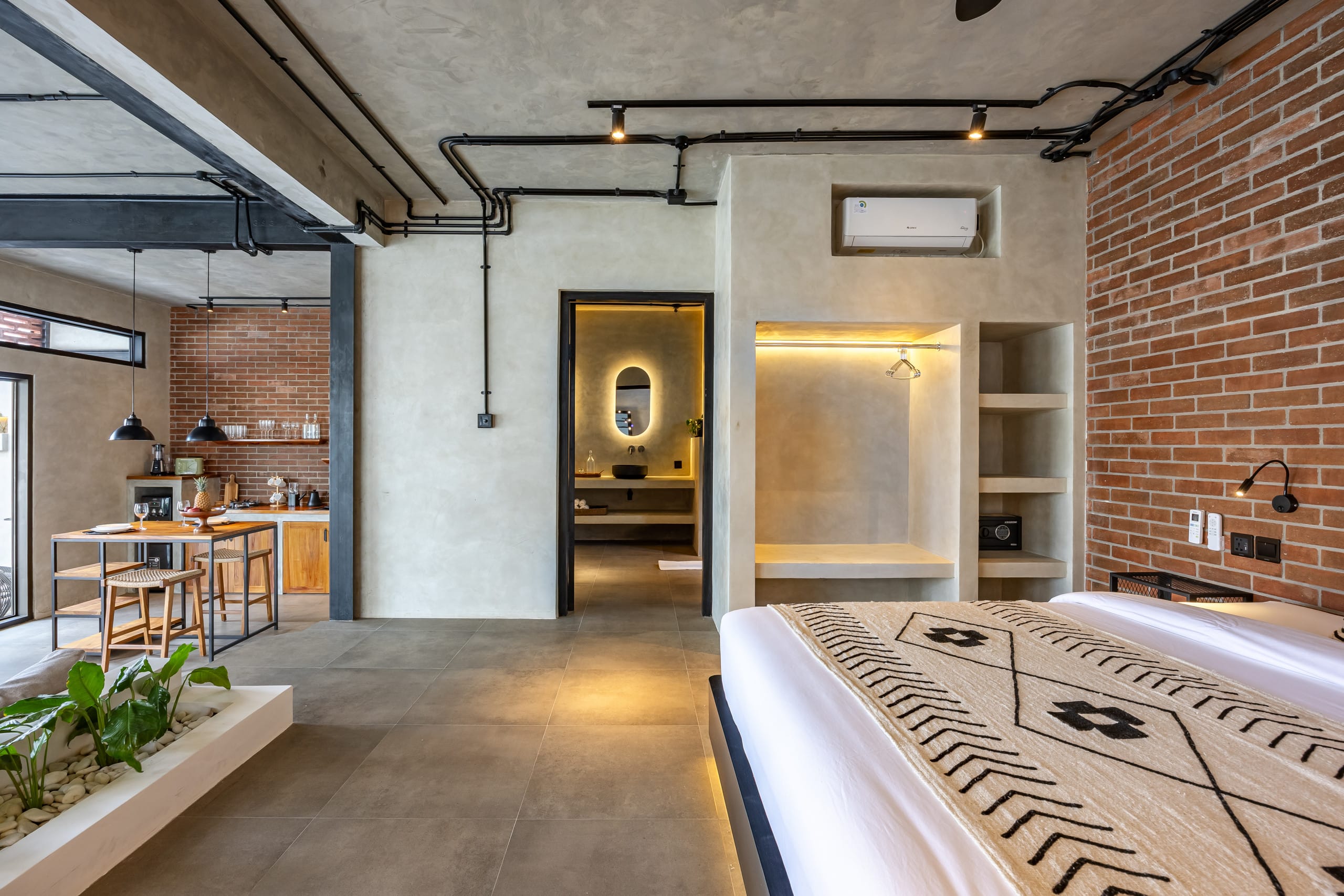 Couple's Stylish 1BR Villa • Private Pool • Canggu 30