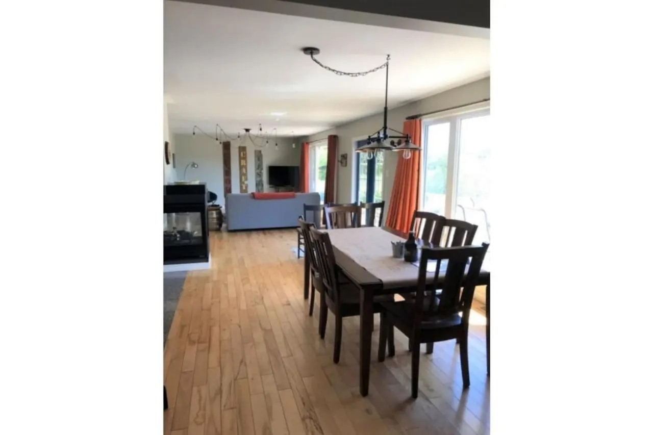Craft Suite | Water View Stay in Picton + Family-Friendly Retreat | Central PEC gem - Sleeps up to 6 — photo 2