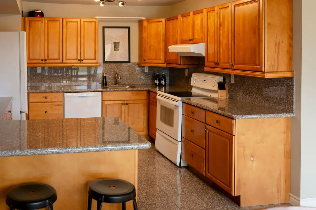 Craft Suite Water View Stay in Picton + Family-Friendly Retreat Central PEC gem - Sleeps up to 6 9