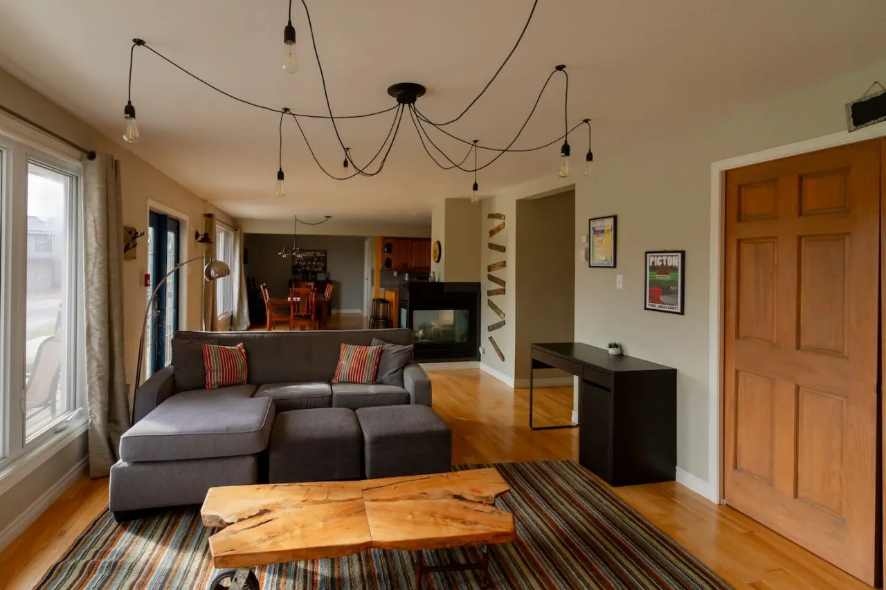 Craft Suite Water View Stay in Picton + Family-Friendly Retreat Central PEC gem - Sleeps up to 6 12