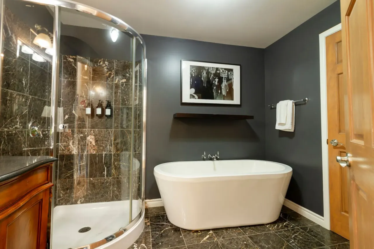 Craft Suite Water View Stay in Picton + Family-Friendly Retreat Central PEC gem - Sleeps up to 6 19