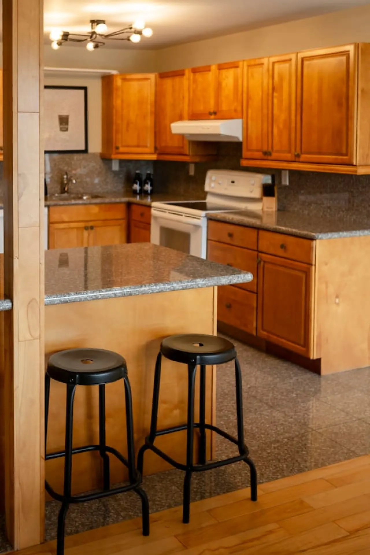 Craft Suite Water View Stay in Picton + Family-Friendly Retreat Central PEC gem - Sleeps up to 6 8