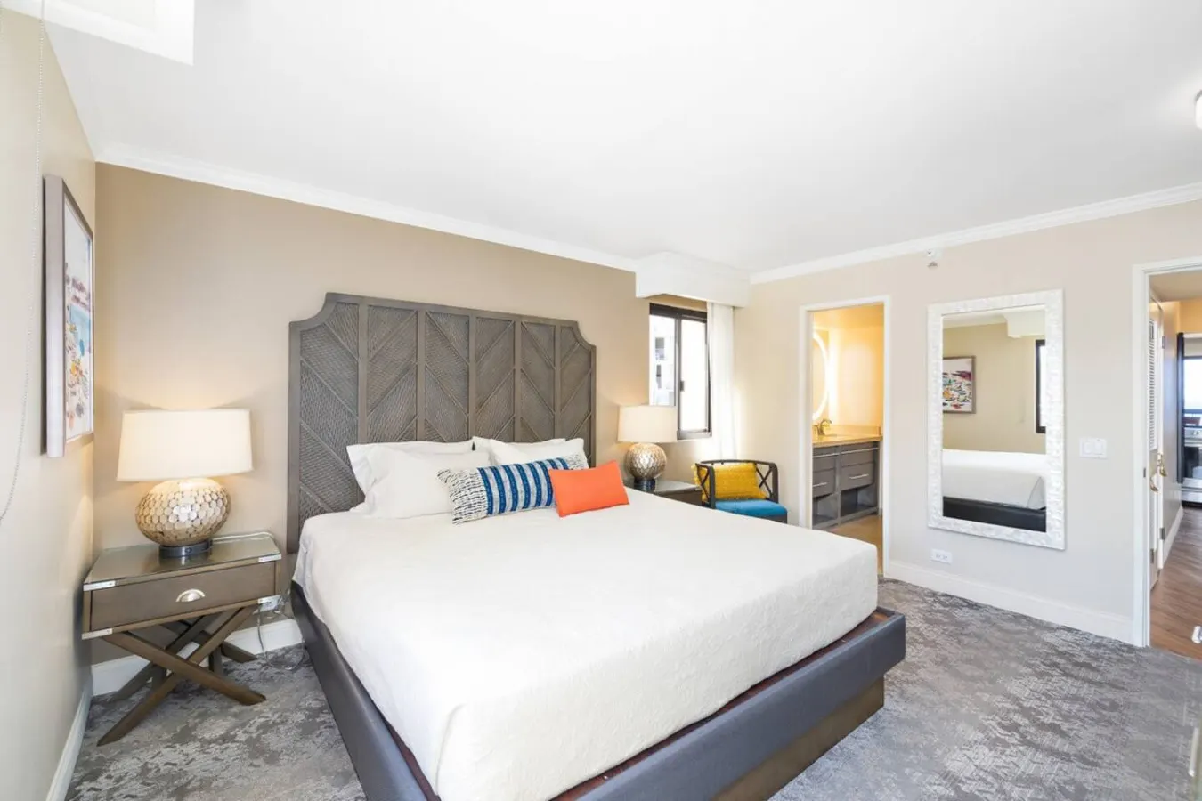 New ~ Oceanfront Luxury at Waikiki Beach Tower 10