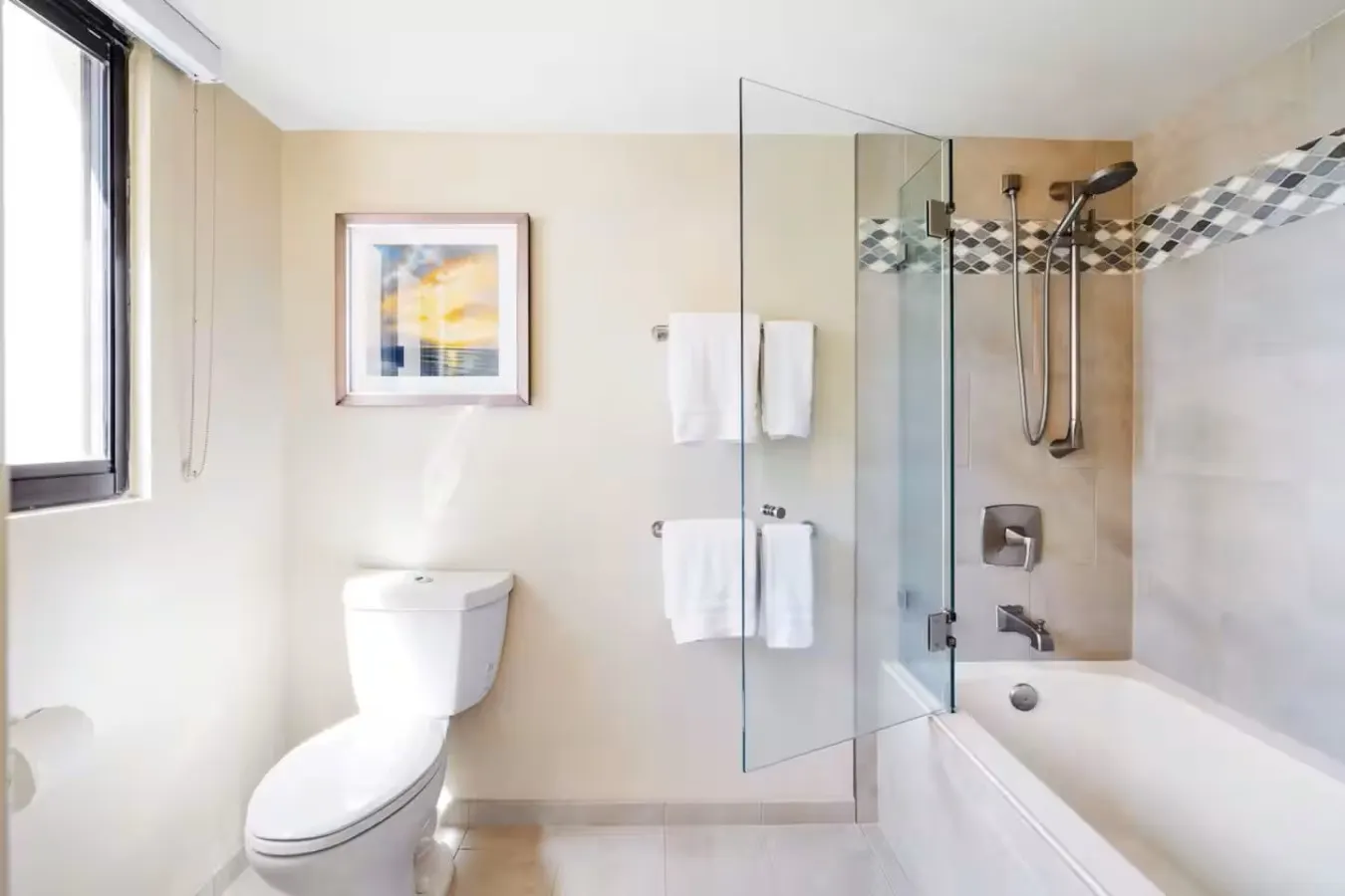 New ~ Oceanfront Luxury at Waikiki Beach Tower 12