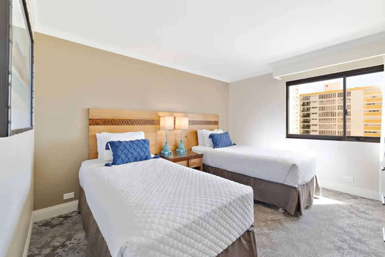 New ~ Oceanfront Luxury at Waikiki Beach Tower 14