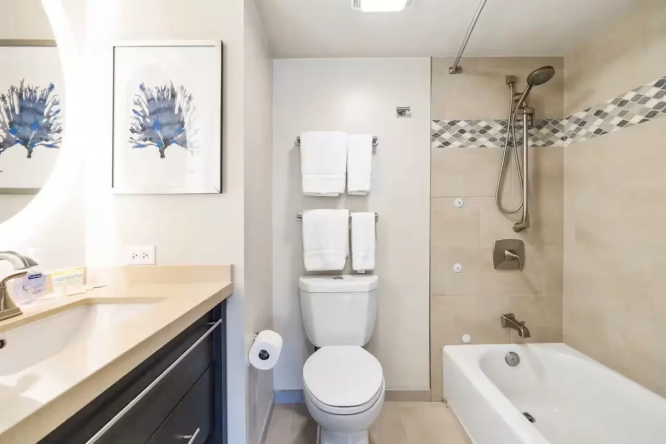 New ~ Oceanfront Luxury at Waikiki Beach Tower 16