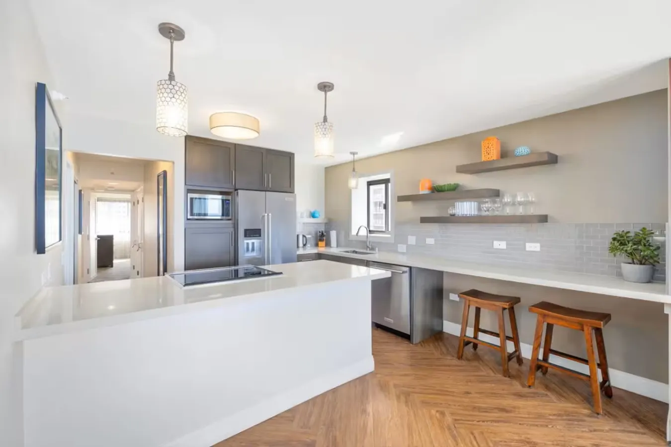 New ~ Oceanfront Luxury at Waikiki Beach Tower 17