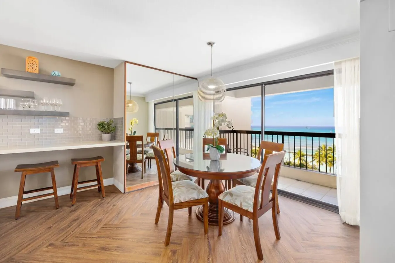 New ~ Oceanfront Luxury at Waikiki Beach Tower — photo 3