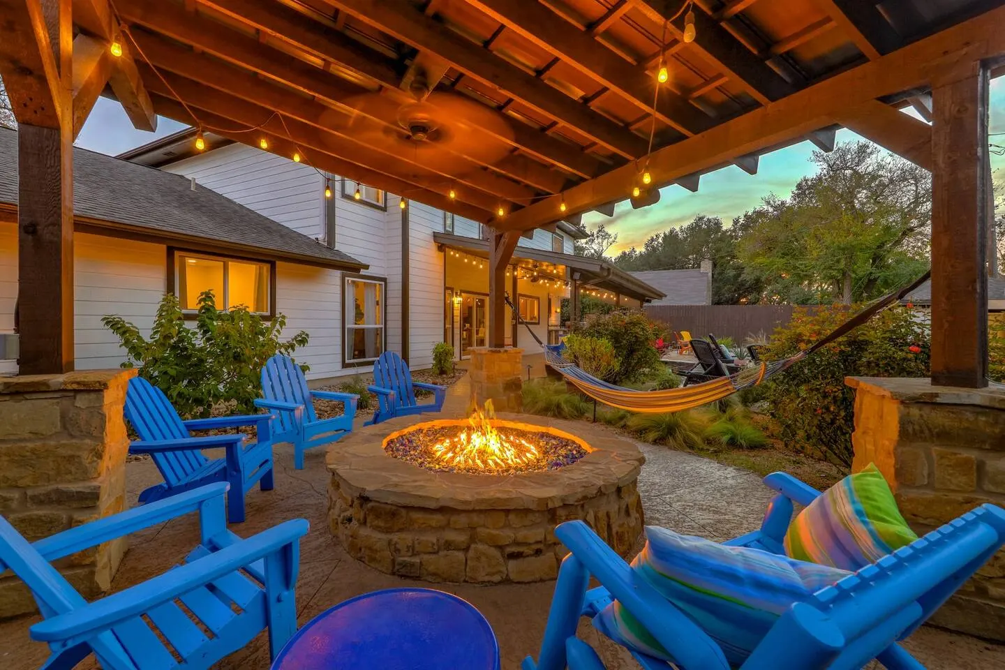 Group Retreat w Private Backyard Oasis Pool/Slide 2
