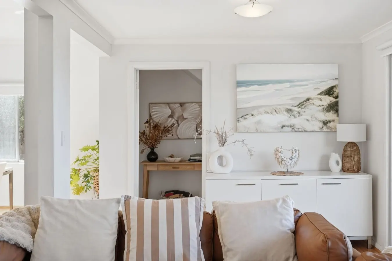 Seven Mile Beach Holiday Home - unwind and restore 11
