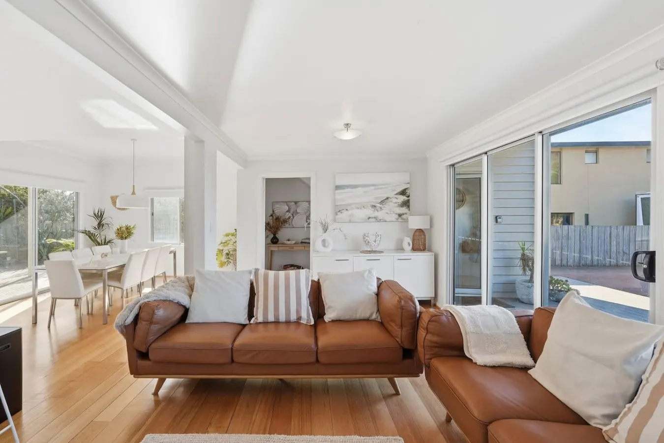 Seven Mile Beach Holiday Home - unwind and restore 12