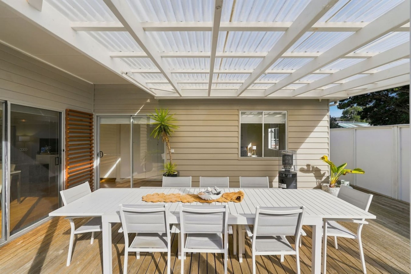 Seven Mile Beach Holiday Home - unwind and restore — photo 4
