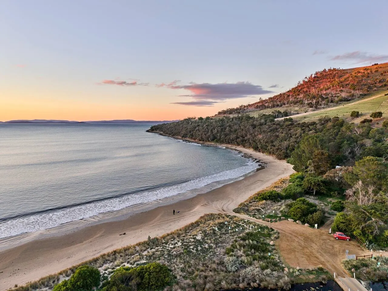 Seven Mile Beach Holiday Home - unwind and restore 8