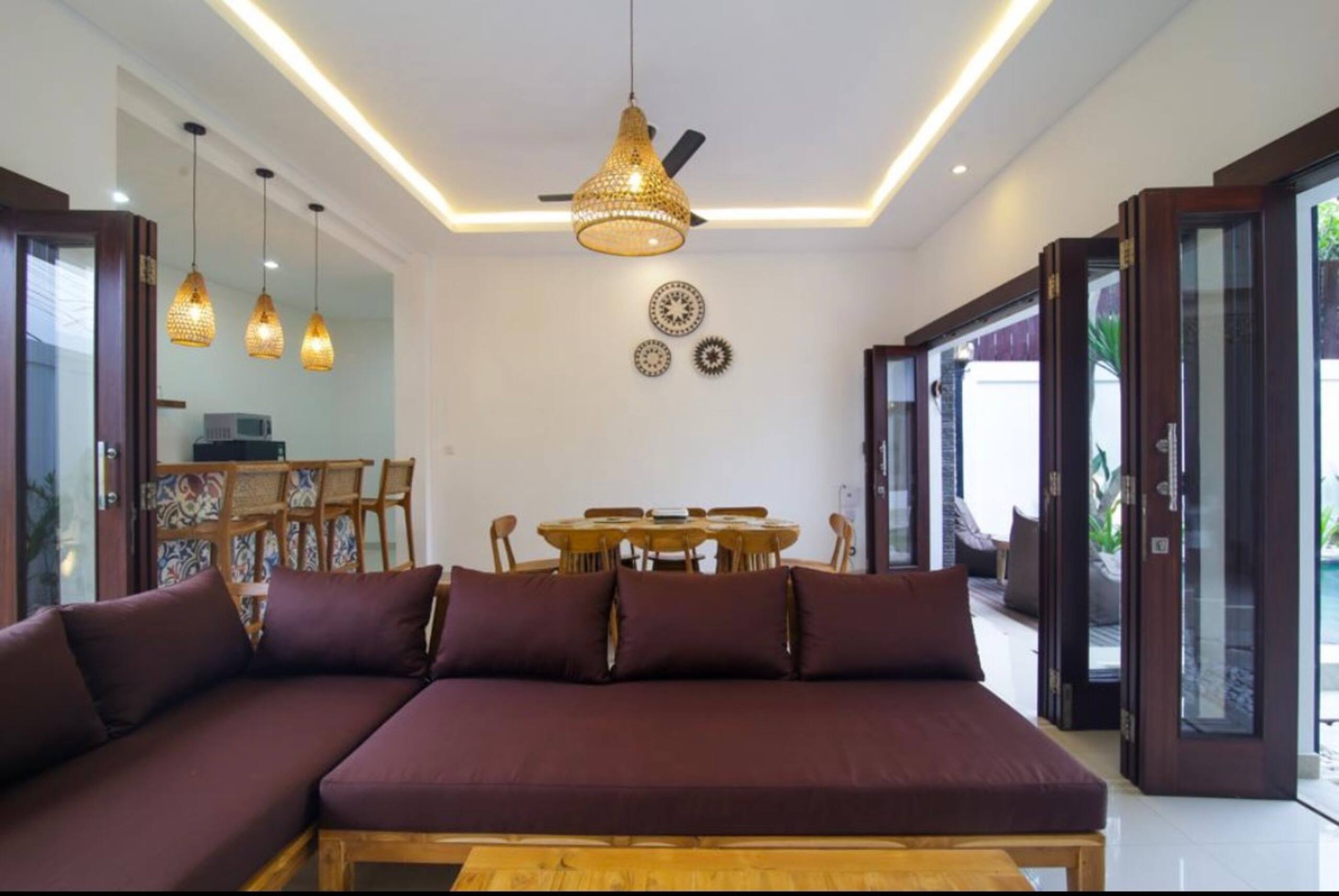 4 bedrooms Villa in Seminyak. Private pool — photo 4