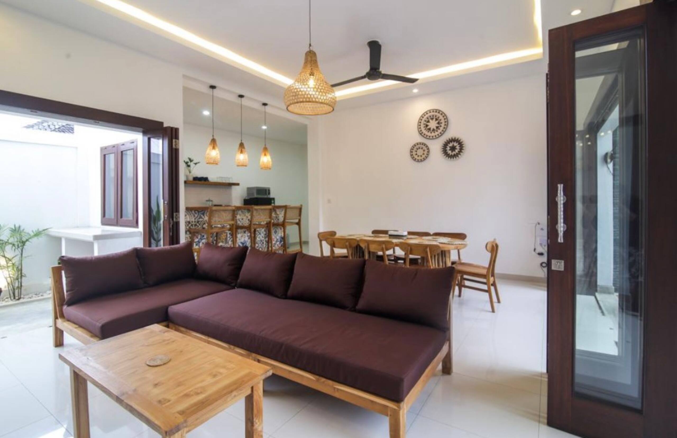 4 bedrooms Villa in Seminyak. Private pool — photo 5