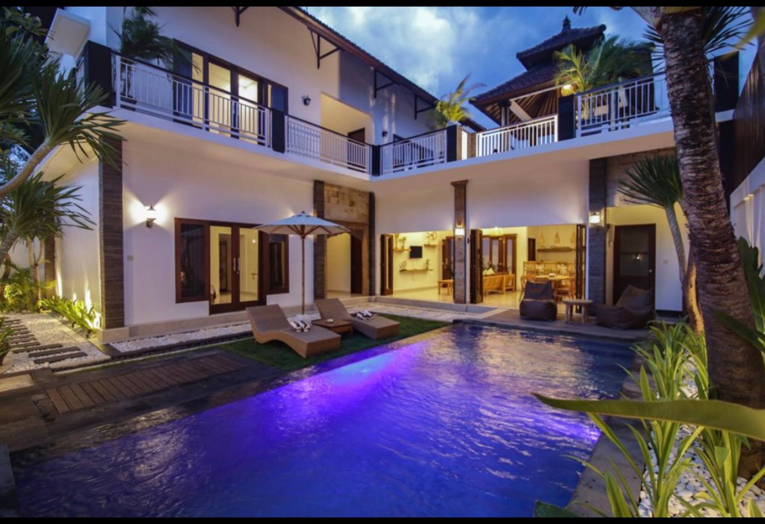 4 bedrooms Villa in Seminyak. Private pool