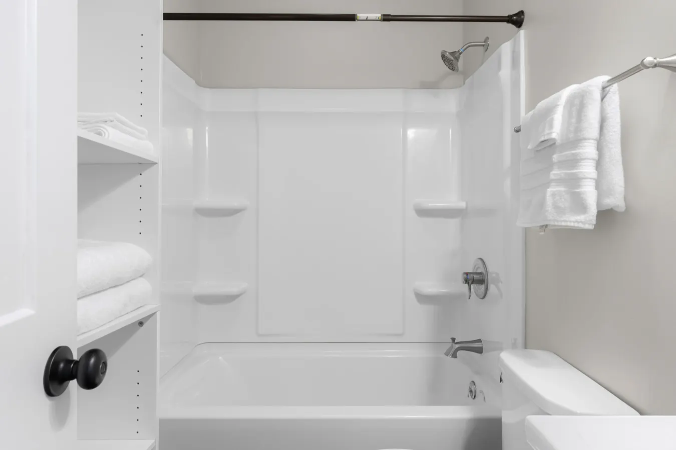 Downtown Columbus~Stunning Upscale 1 bd Suite 8