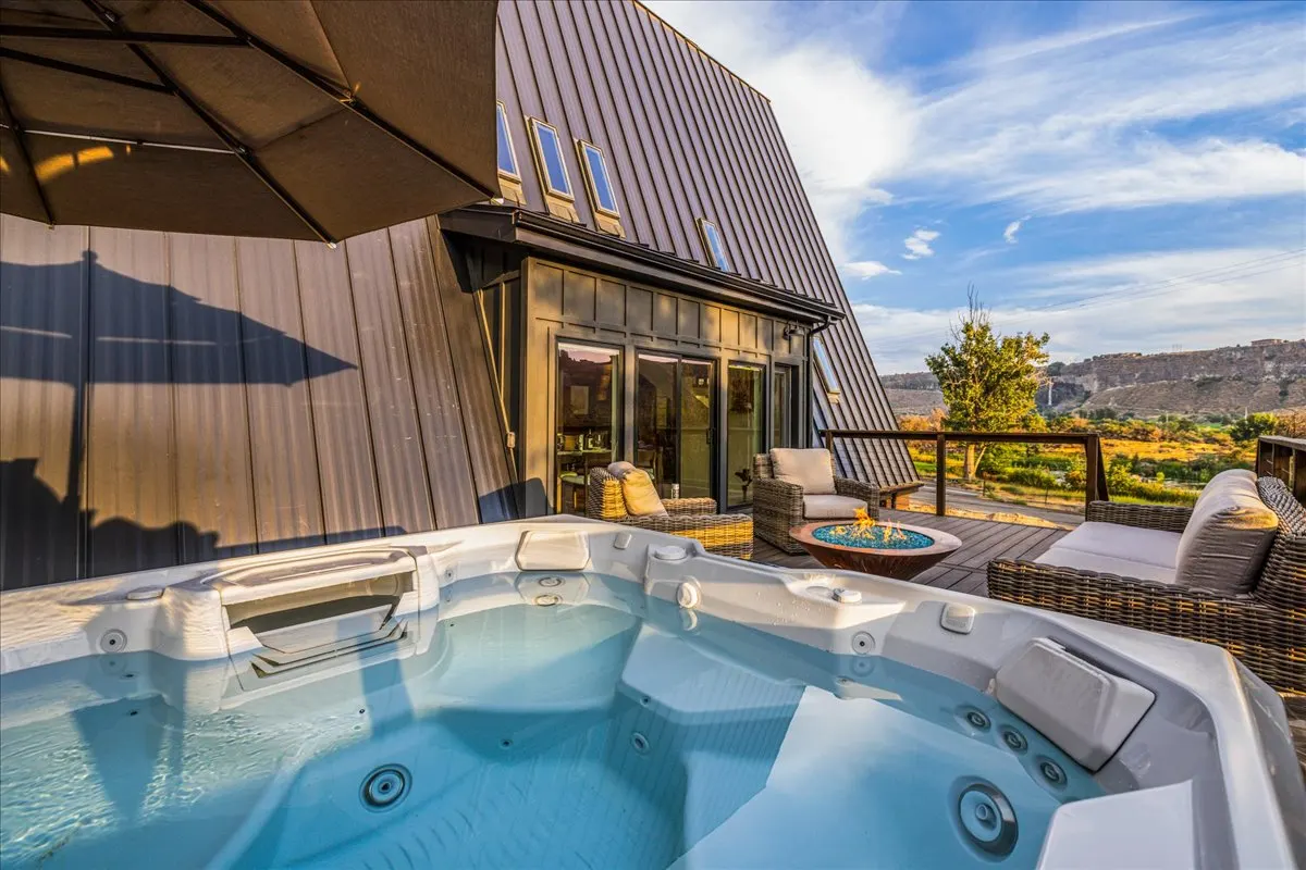 Perrine Hideaway 12