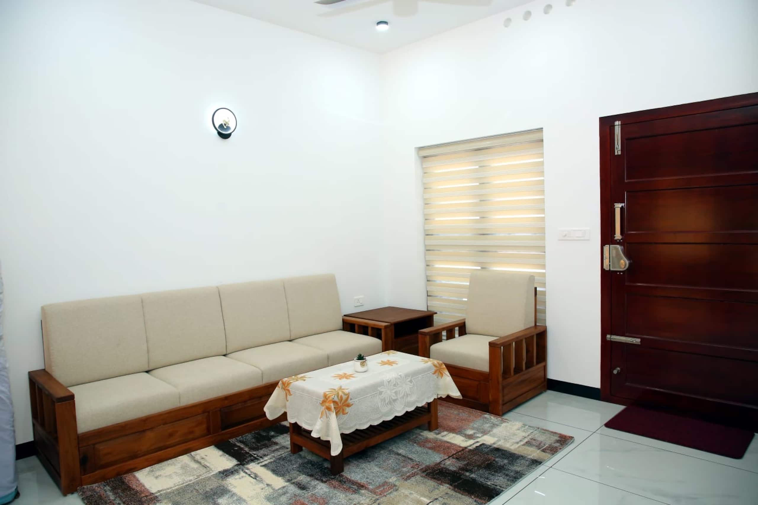 Stay Near Kochi Airport - Mulavarickal Homes 2