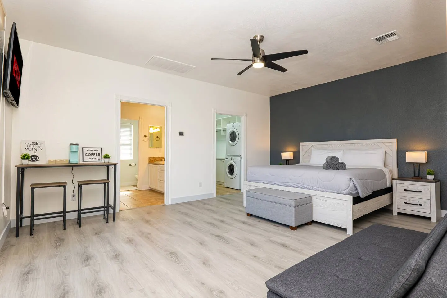 Waterfront Heated Pool & Spa Dock 20