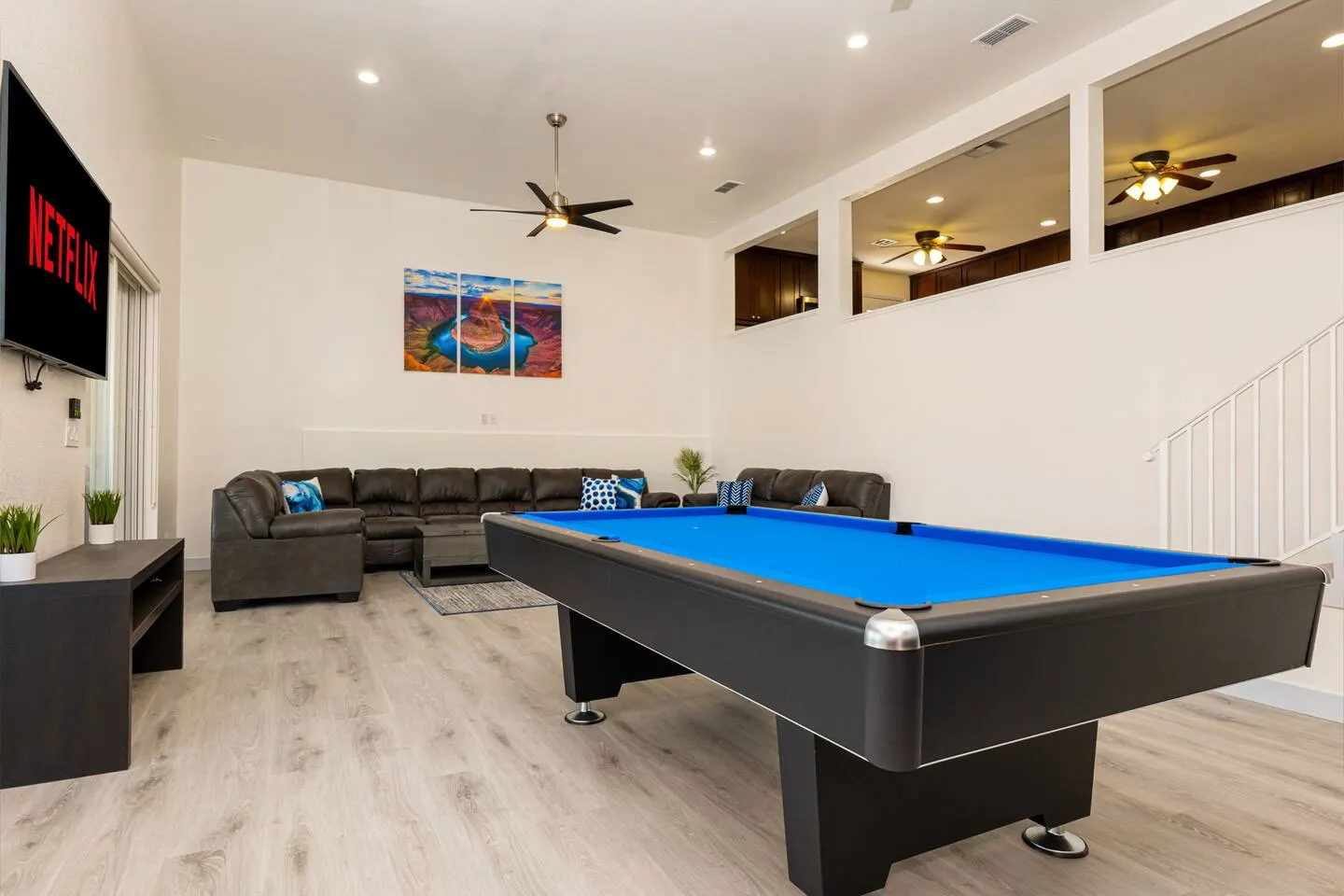 Waterfront Heated Pool & Spa Dock 8