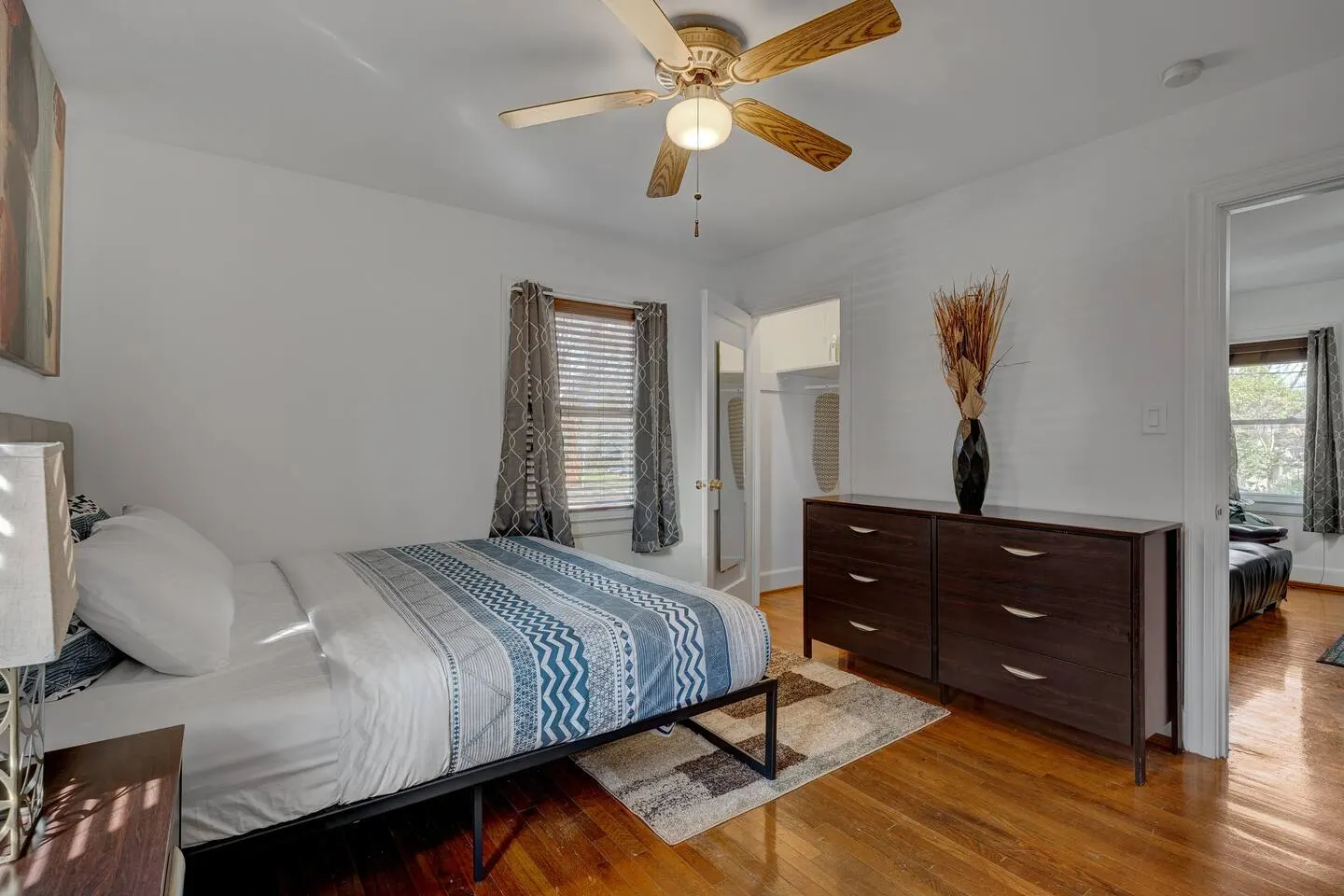 Buchanan 1BR @ Duke East Campus 3