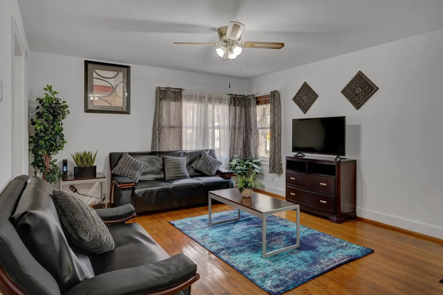 Buchanan 1BR @ Duke East Campus 6