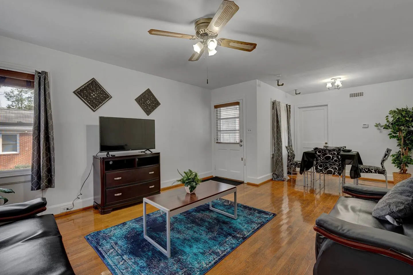 Buchanan 1BR @ Duke East Campus 7