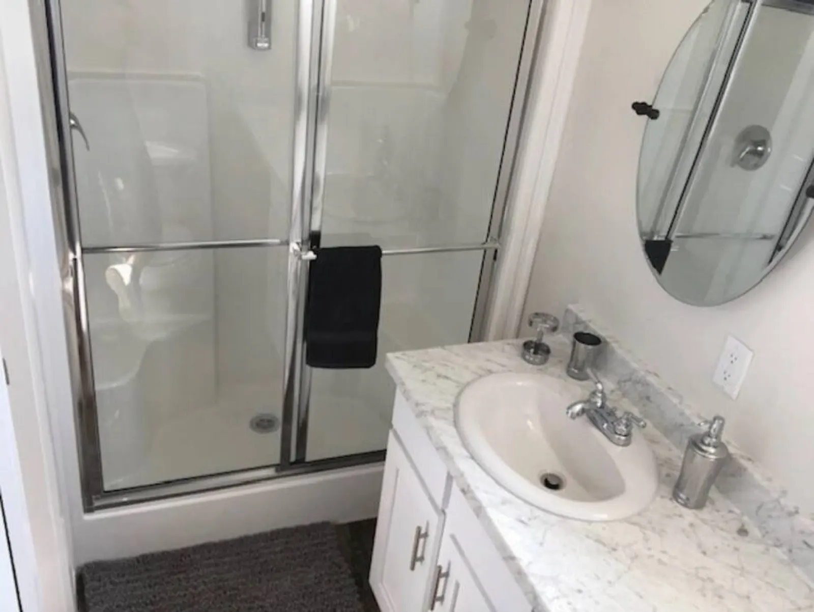 The Dockside House - Pet friendly Lakeside Tiny Home in Clermont 10
