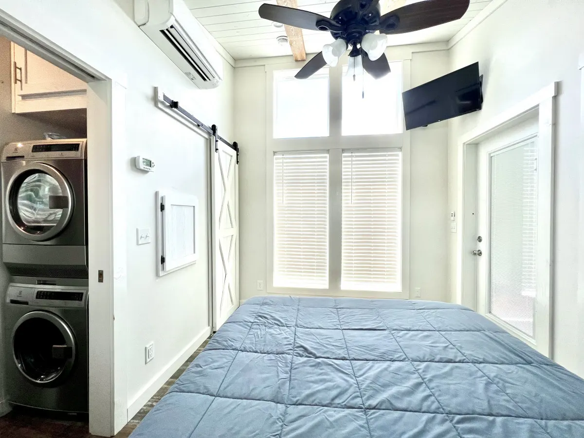 The Dockside House - Pet friendly Lakeside Tiny Home in Clermont 13
