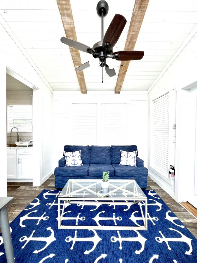 The Dockside House - Pet friendly Lakeside Tiny Home in Clermont 4