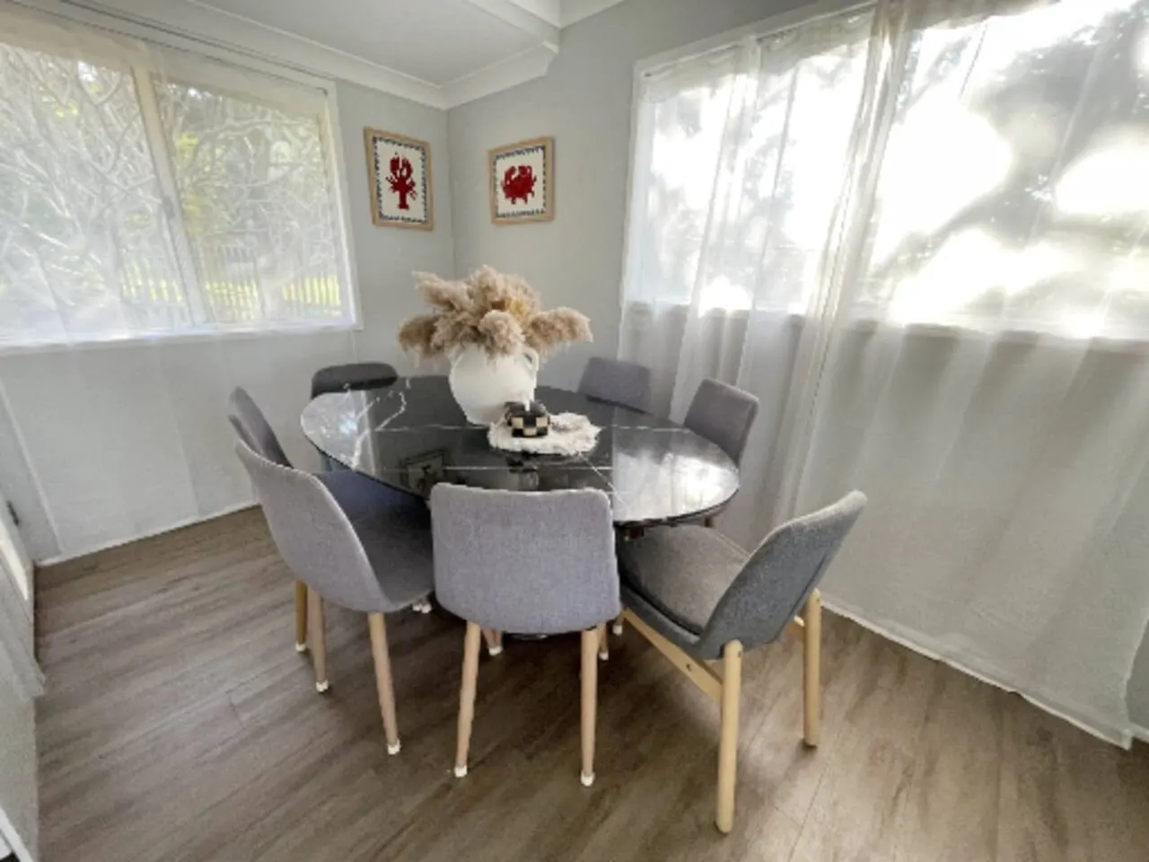 Sunlit 3BR Upstairs Living at Licola — photo 3