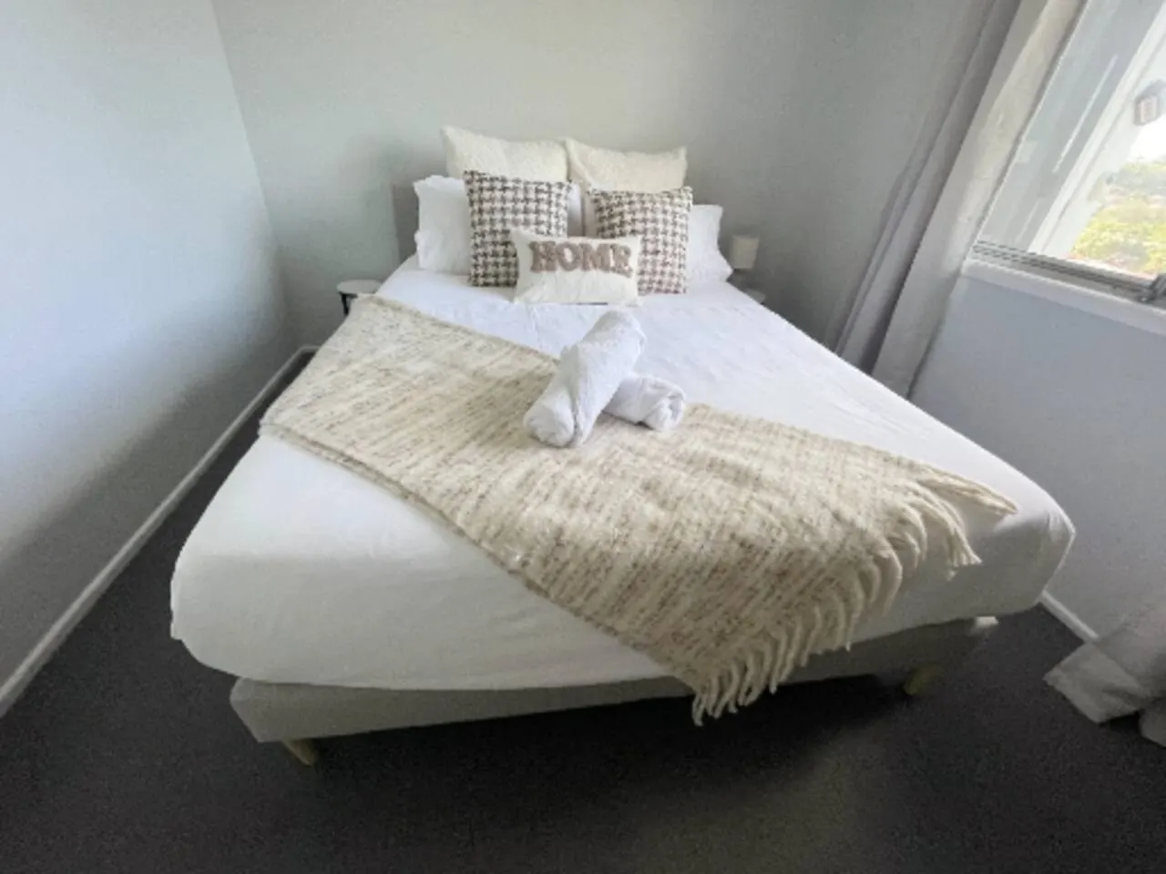 Sunlit 3BR Upstairs Living at Licola — photo 5