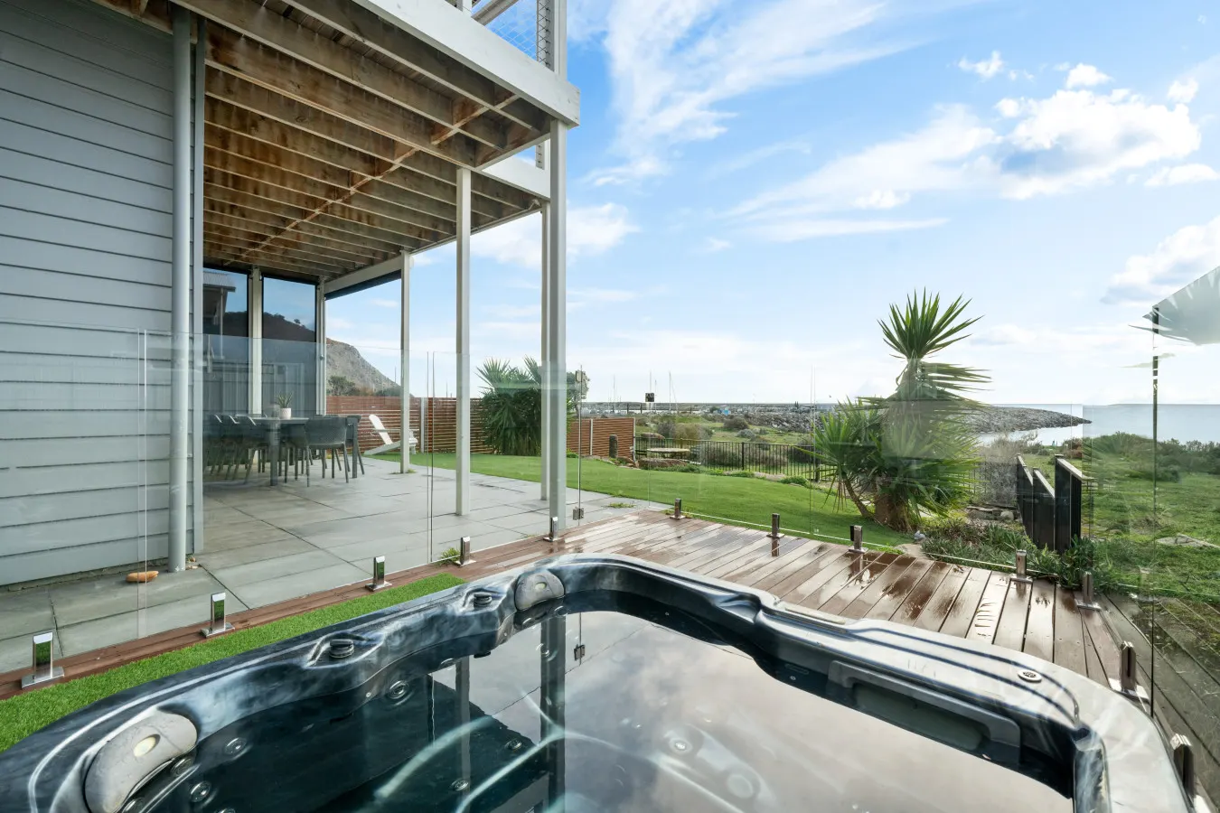 Wirrina Waters—Stunning Horizons with Hot Tub — photo 2