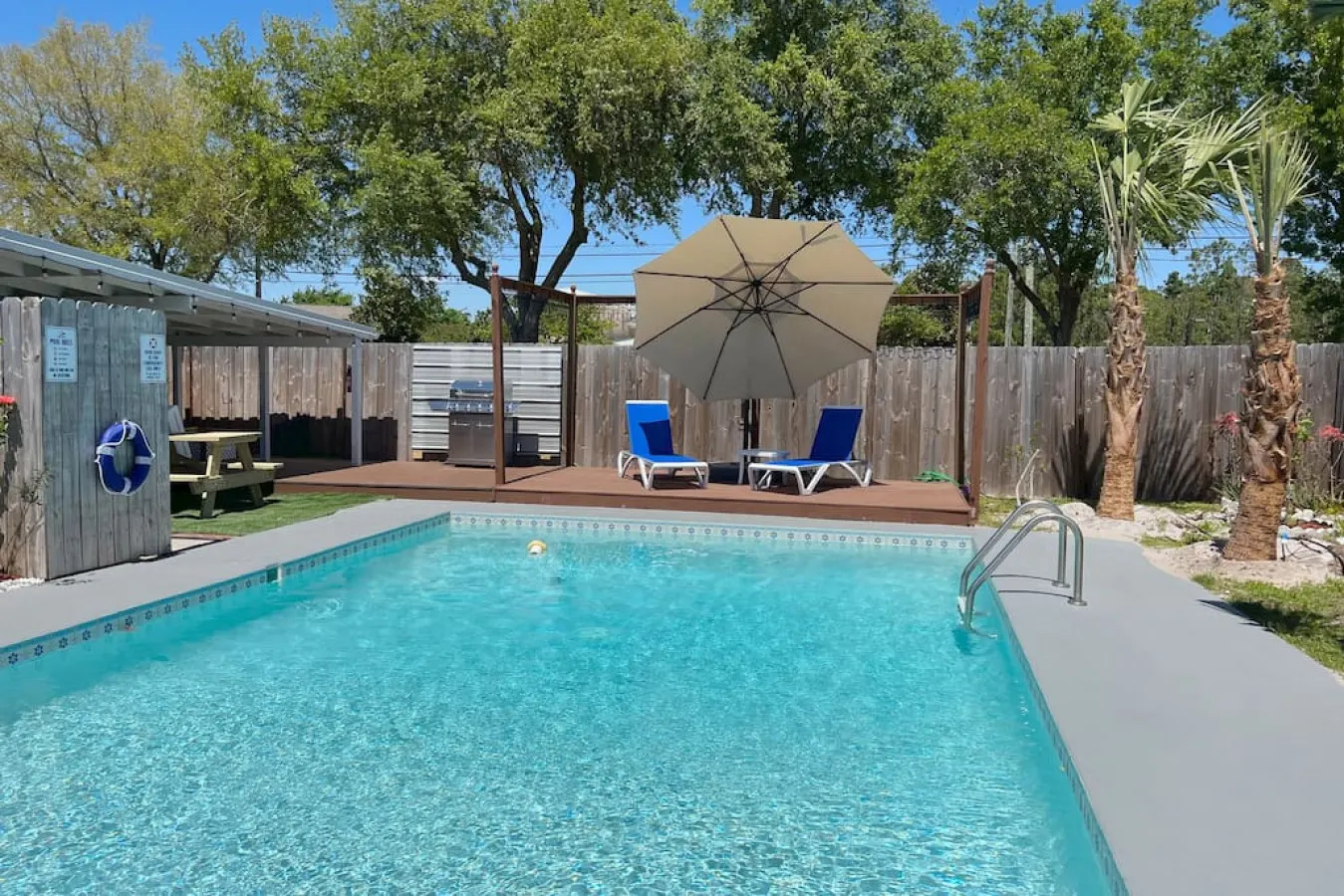 Flirty Flamingo ~ Poolside Cocktails, Game Room Fun & Casita Retreat 10