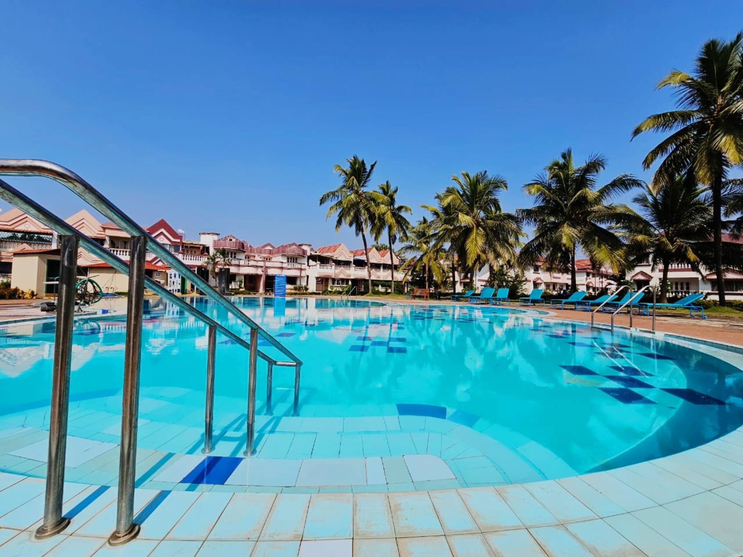 Beachside Bliss: Beach-100m walk 24