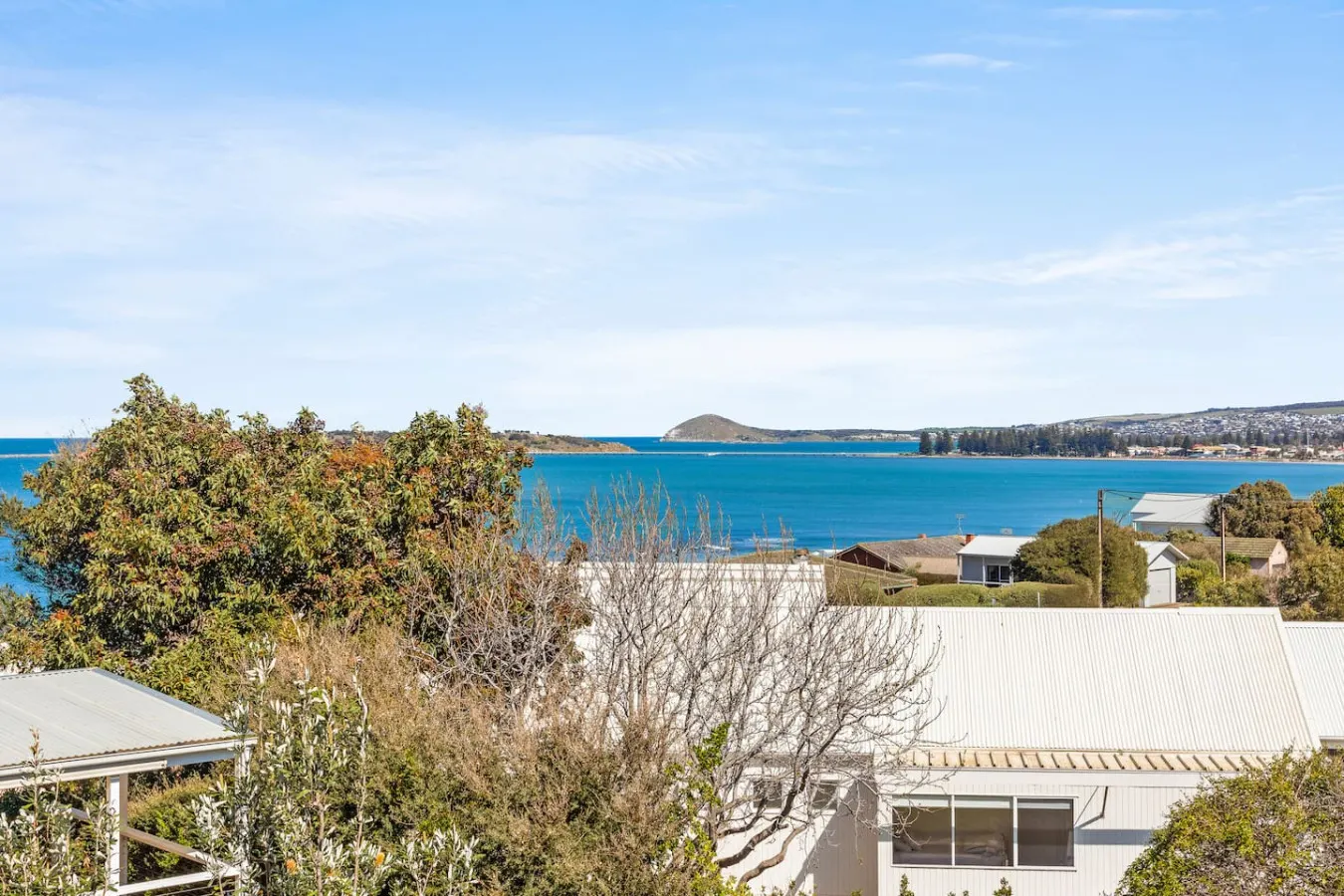 Pipe Dreams—Stunning Ocean Views by Victor Harbor 13