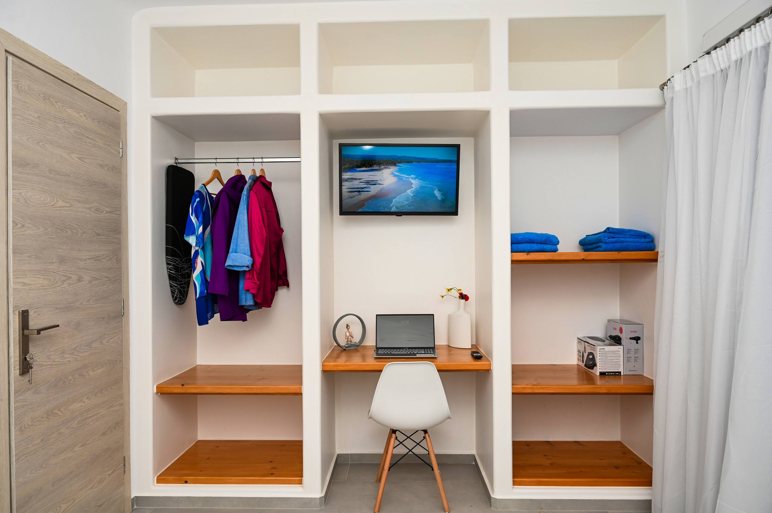 White Velvet Suite 2 — photo 2