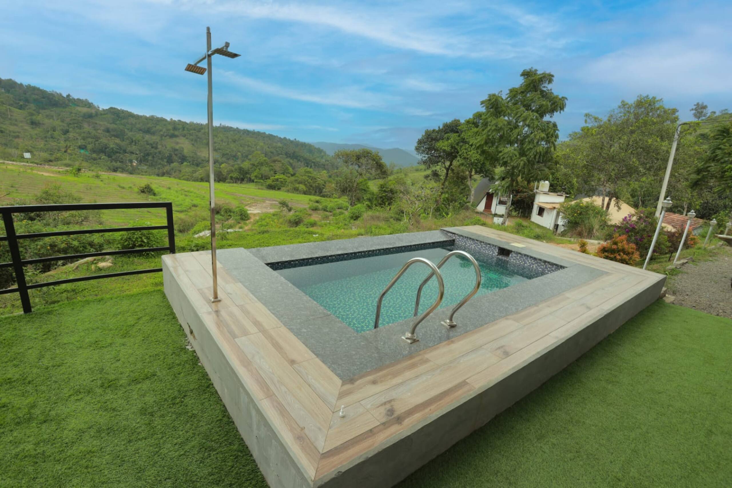 Premium 4BHK+2BR VILLA in vagamon with pool 5
