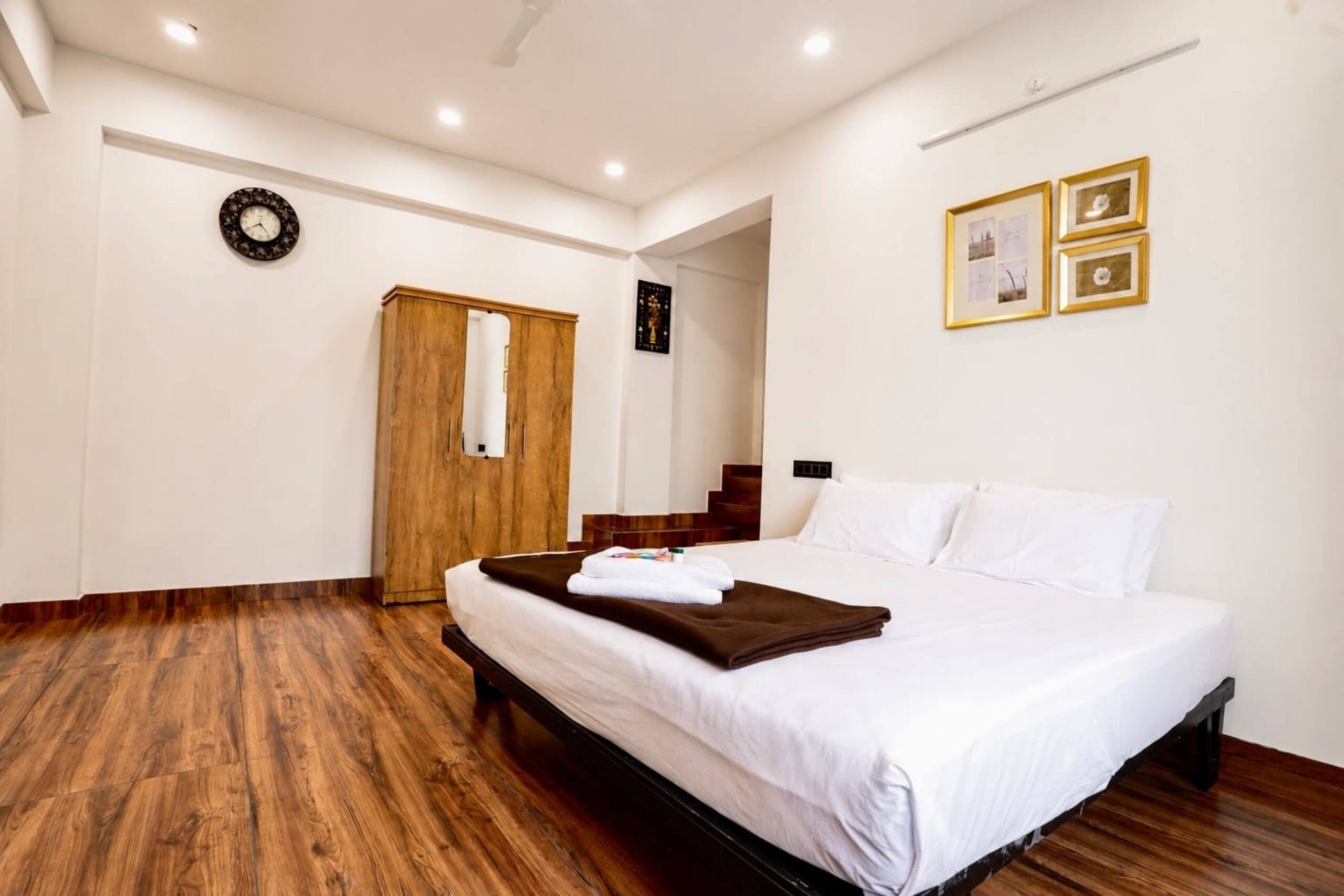 Premium 4BHK+2BR VILLA in vagamon with pool 24